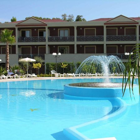 Centro Turistico Akiris Hotel โนวา ซิริ มาริน่า ภายนอก รูปภาพ