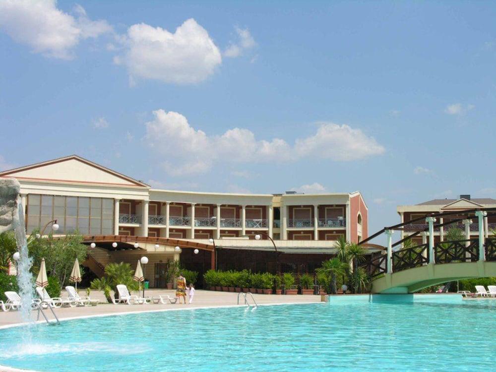 Centro Turistico Akiris Hotel โนวา ซิริ มาริน่า ภายนอก รูปภาพ