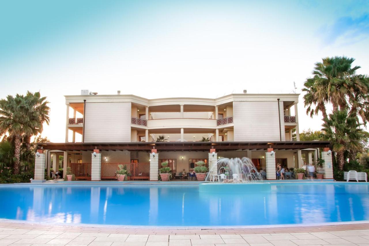 Centro Turistico Akiris Hotel โนวา ซิริ มาริน่า ภายนอก รูปภาพ